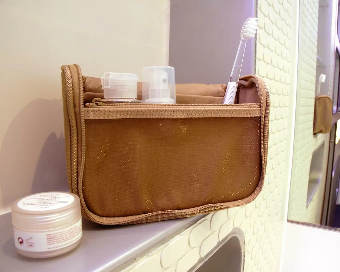Yotelair London Heathrow Airport 3*, Hillingdon